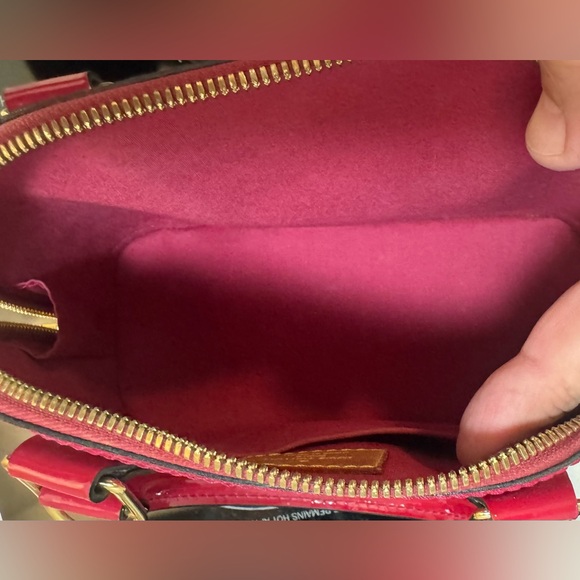 Louis Vuitton "Alma" Monogram pat-tent Leather Medium Size Bag in Red. Looks new - Picture 8 of 16